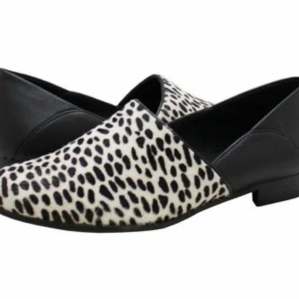 Women’s Clark’s Cowhide Slip On Flats Shoes Sz 7.5 Runs Small New Unworn